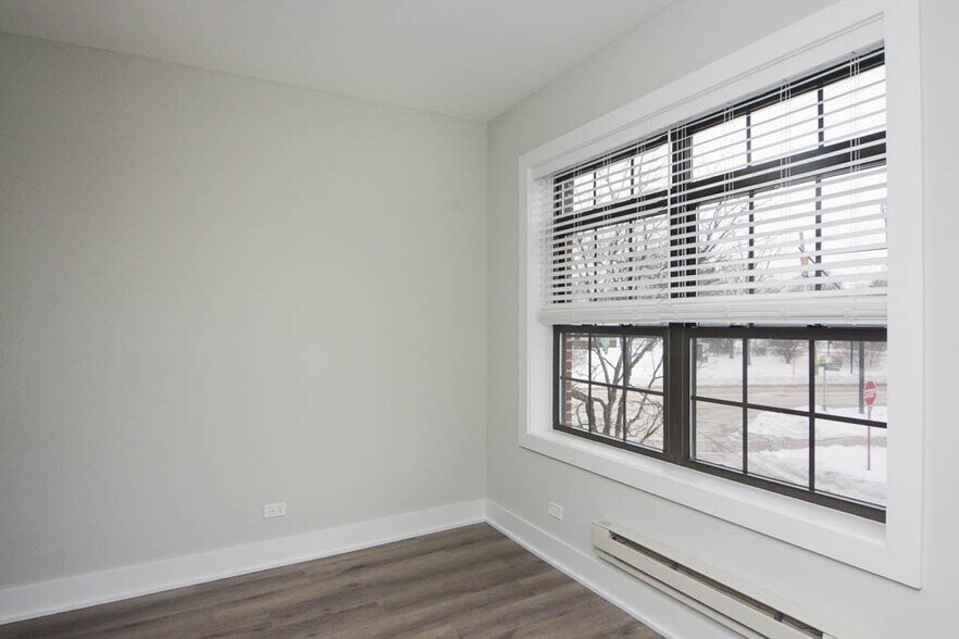 Building Photo - 725 St Johns Ave