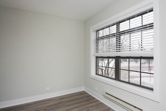 Building Photo - 728 St Johns Ave