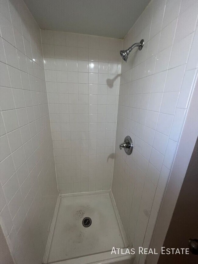 Building Photo - 3914 Encino St
