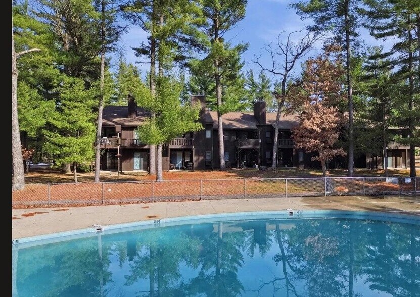 Building Photo - 6 Spruce Trail