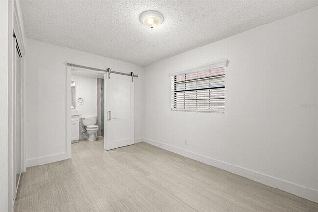 Building Photo - 3114 W Tampa Bay Blvd