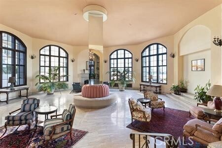 Building Photo - 800 E Ocean Blvd