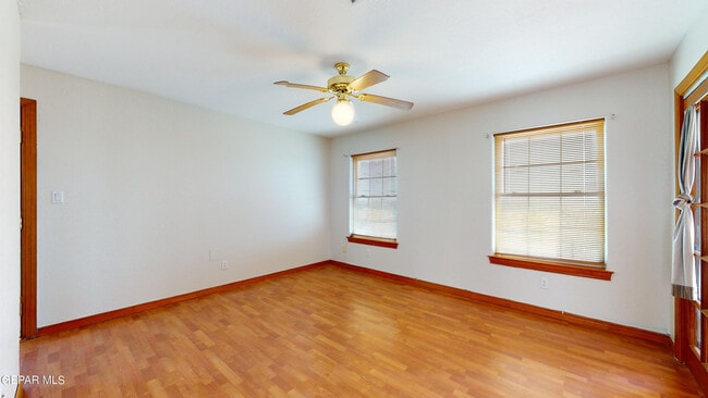 Building Photo - 9033 Leo St