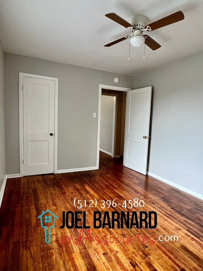 Building Photo - Availably July 12: Charming 3 Bedroom 1 Ba...