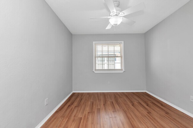 Building Photo - 13406 Splintered Oak Dr
