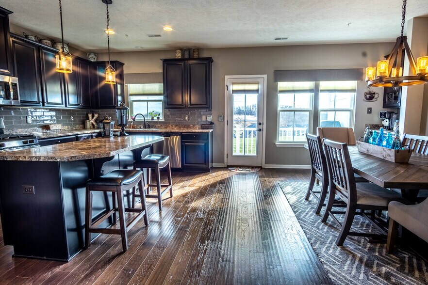 Building Photo - 4056 Overview Dr