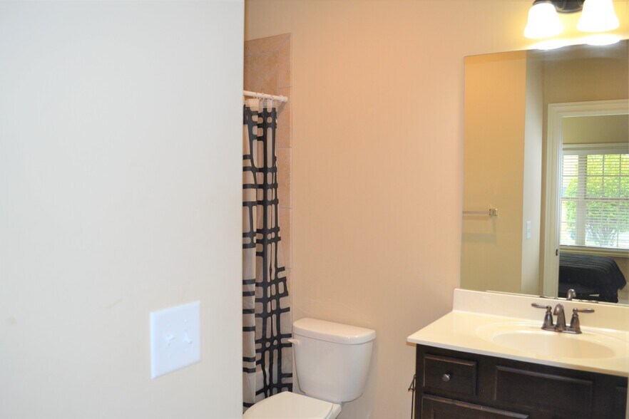 Building Photo - 1035 Willow Field Ln