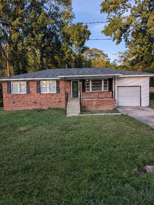 Building Photo - 823 Easter St