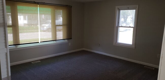 Building Photo - newly updated 2 bedroom 1 bath