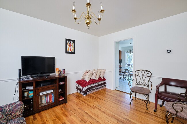 Building Photo - 9124 Orchard Brook Dr