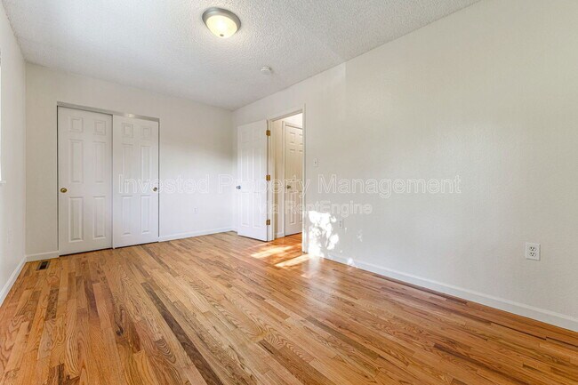 Building Photo - 588 S Eaton St