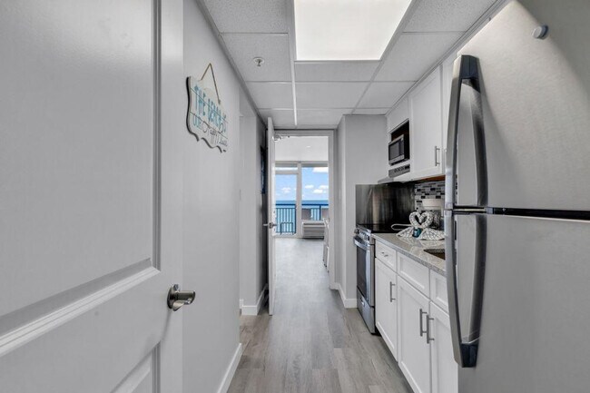 Building Photo - 2300 N Ocean Blvd