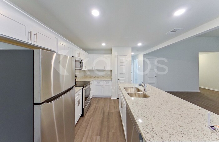 Building Photo - 132 Western Red Cedar Dr