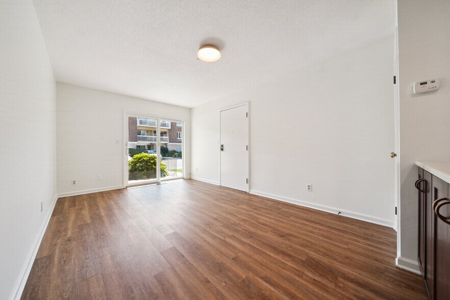 Building Photo - 61 Seaview Ave