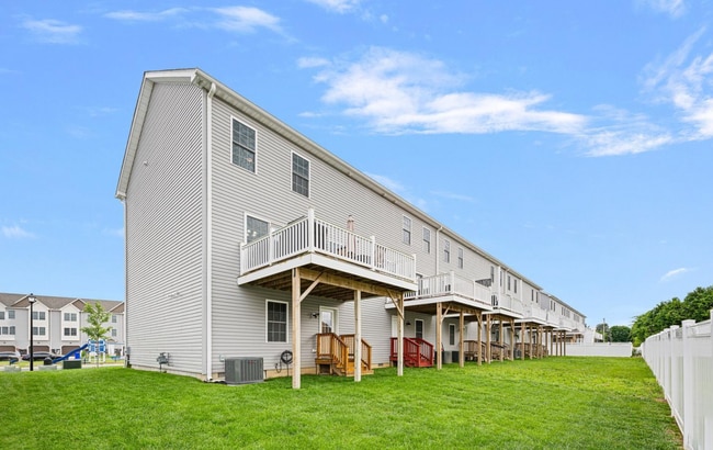 Building Photo - A Beautiful 3 Bedroom End Unit Townhouse