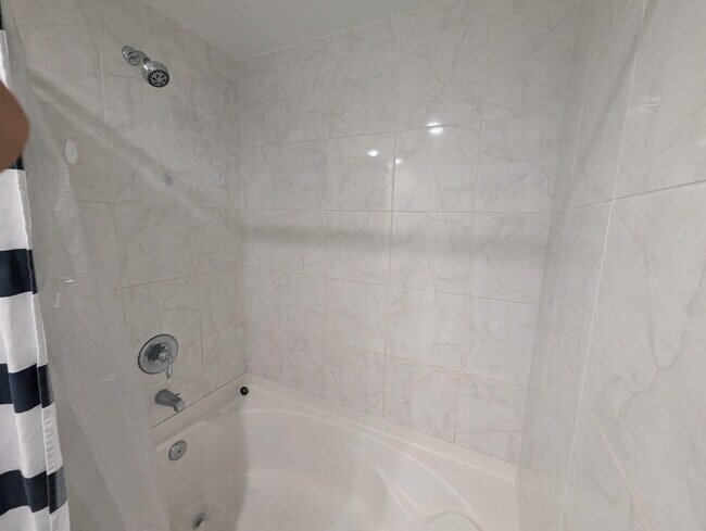 Building Photo - 18800 NE 29th Ave