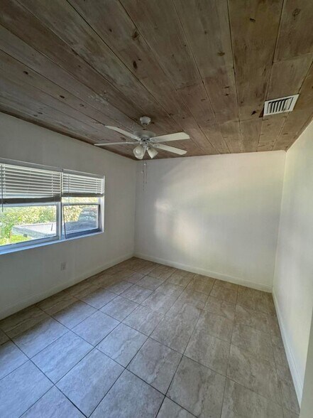 Building Photo - 1131 S N St