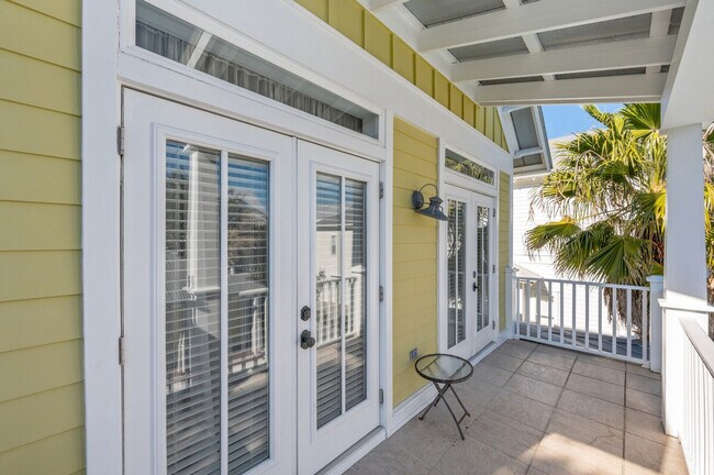 Building Photo - 87 Barracuda St