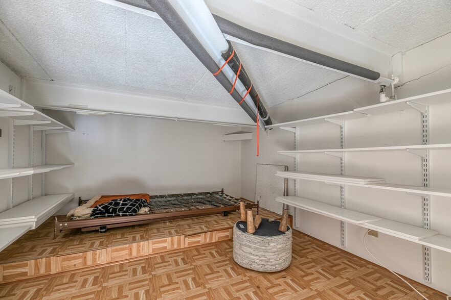 Building Photo - 3 N Christopher Columbus Blvd