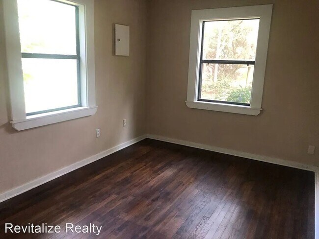 Building Photo - Charming 3BR House in Mobile - RECENTLY UPDATED INTERIOR