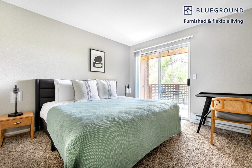 Building Photo - 1545 Vista Club Cir