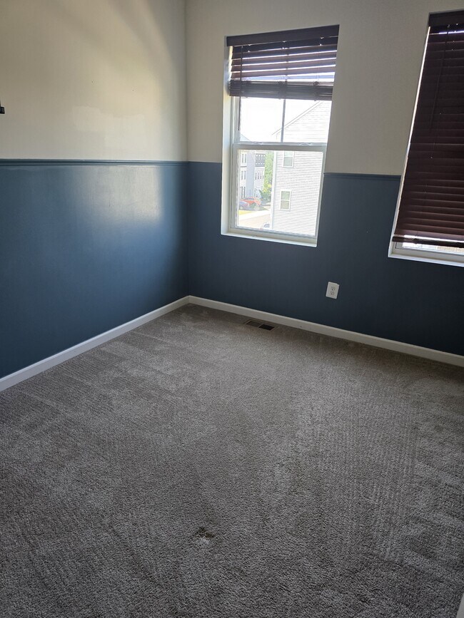 Building Photo - 243 Crofton Ct