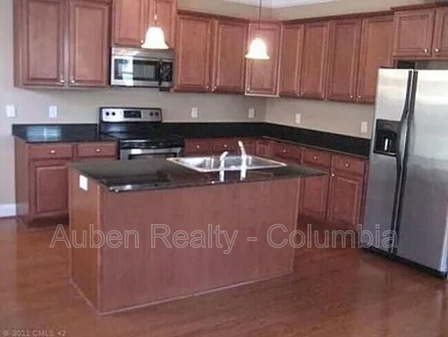 Building Photo - 100 Taylors Hill Dr
