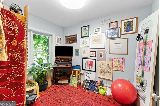 Building Photo - 1232 Bernadette Ln NE