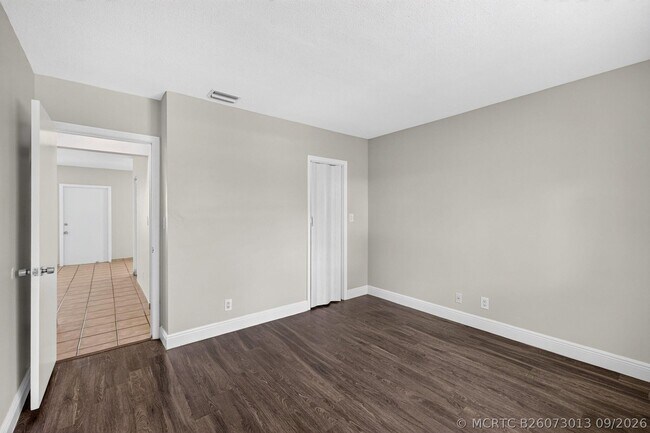 Building Photo - 1007 PROSPECT 205