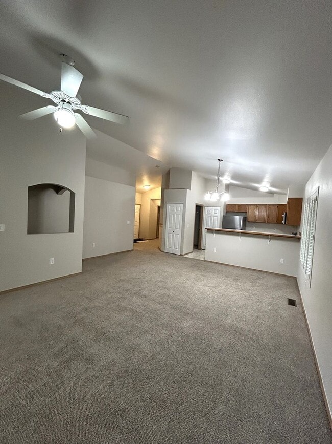 Building Photo - Cute & Cozy 3 bedroom 2 bath house in Gleneagle neighborhood with Beautiful Landscaping