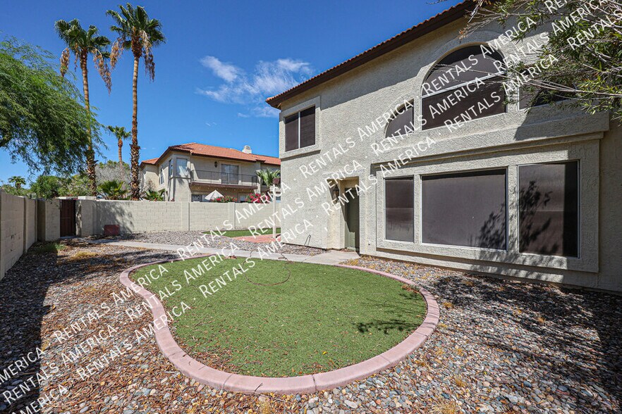 Building Photo - 8849 S 51st St