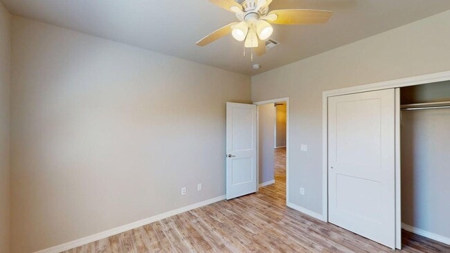 Building Photo - 490 Montecito Dr