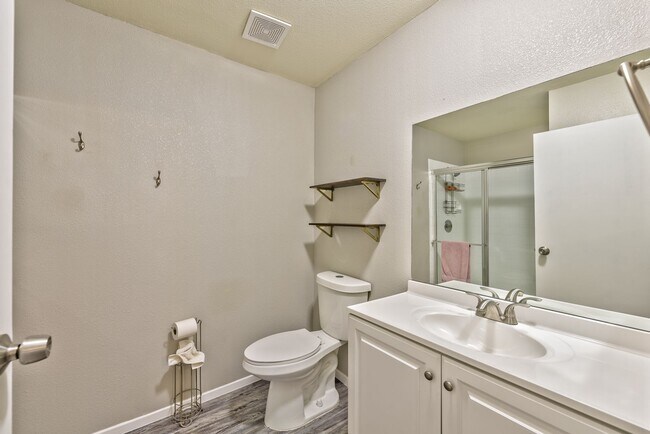 Building Photo - 6617 W Tropicana Ave