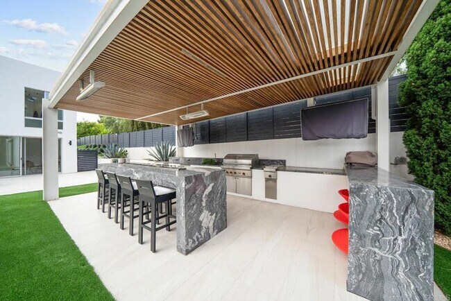 Building Photo - 7713 Esterel Dr