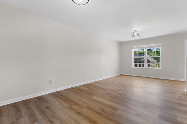 Building Photo - 109 Summer Vale Dr