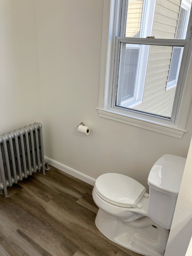 Building Photo - Newly renovated, 1 BED 1 BATH. Available NOW!