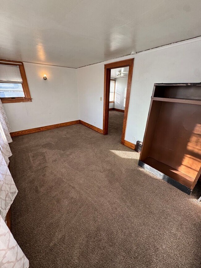 Building Photo - 118 N 13th Street