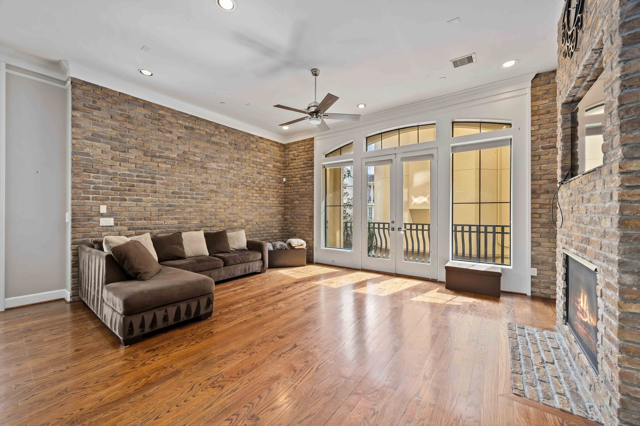 2nd floor living room - 328 Bomar St