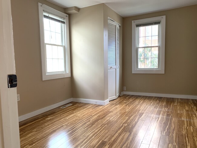 Downstair Bedroom - 72 Langdon St