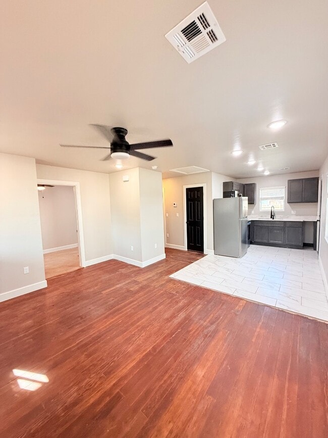 Building Photo - 5909 NW 40th St