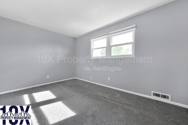 Building Photo - 3071 Rotunda Ct S