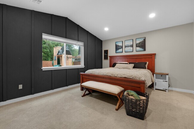 Building Photo - 1350-1313 13th Ave