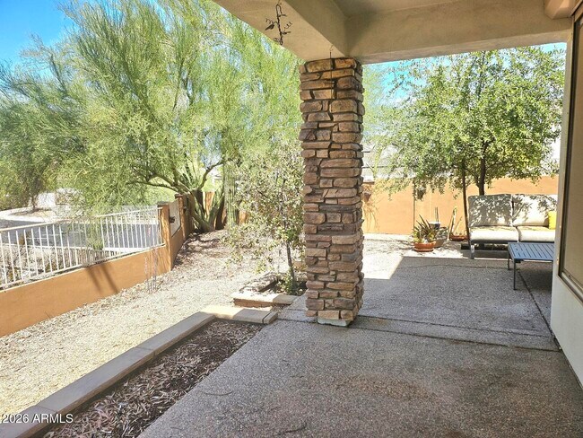 Building Photo - 1257 E Voltaire Ave