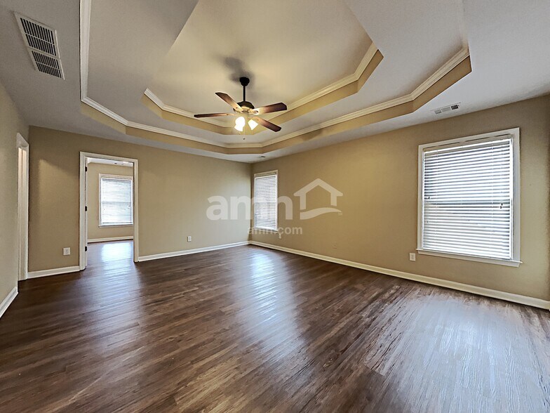 Building Photo - 2079 Sugar Springs Dr