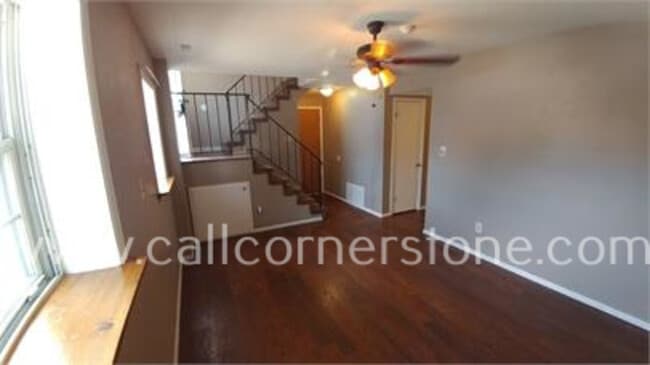 Building Photo - 2570 Clarendon Dr