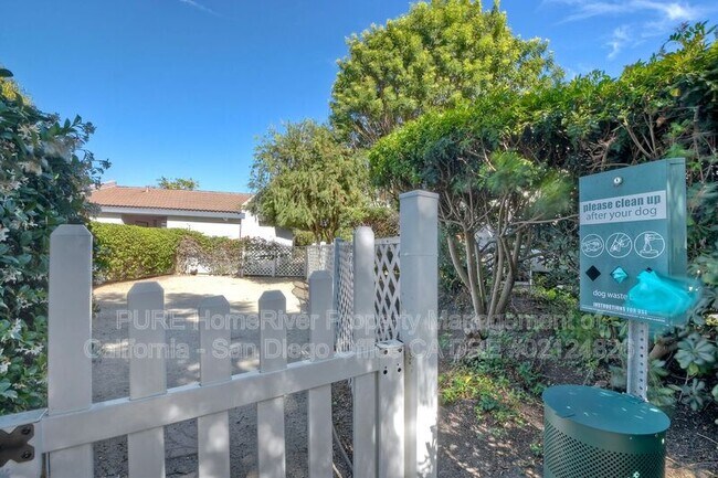 Building Photo - 2415 La Costa Ave