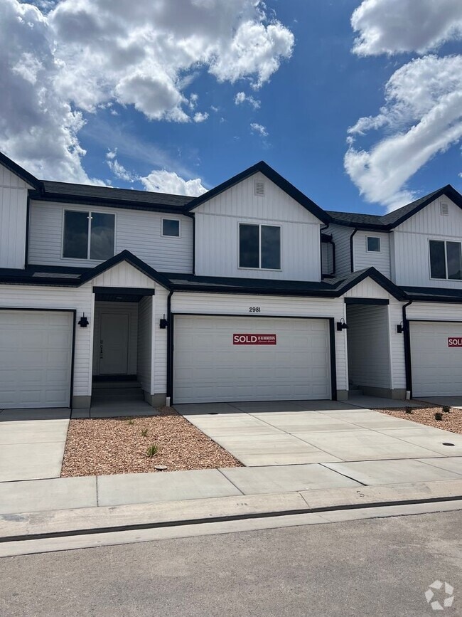 Building Photo - Brand New Old Sorrel Townhomes