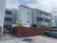 Building Photo - 1725 W 60th St