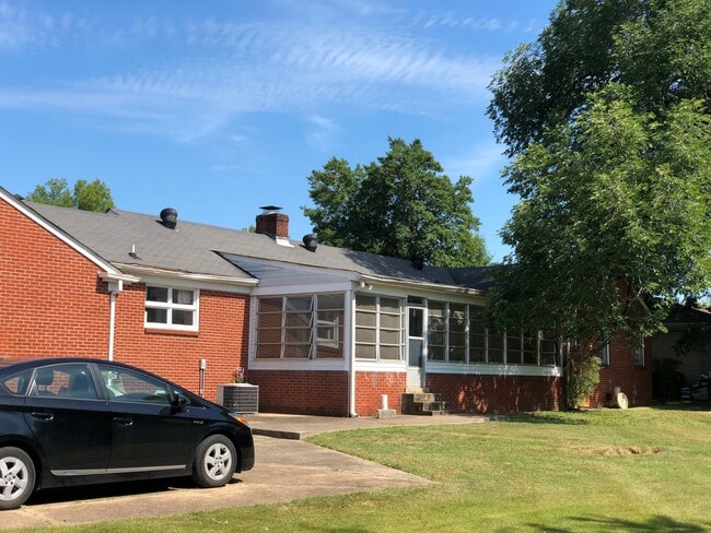 Building Photo - 1619 Jones Blvd