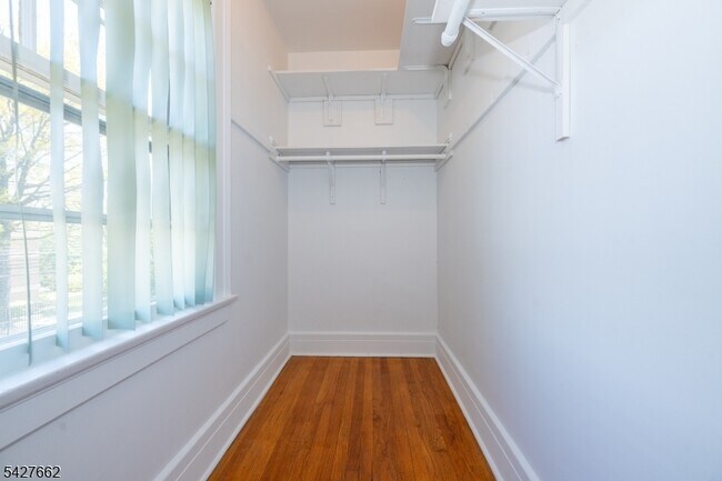 Building Photo - 200 Valley Rd